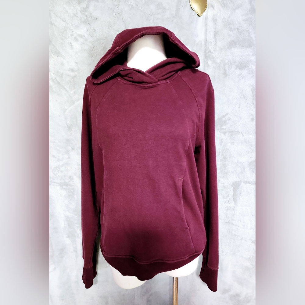 Lululemon Scuba Pullover. Size 6.